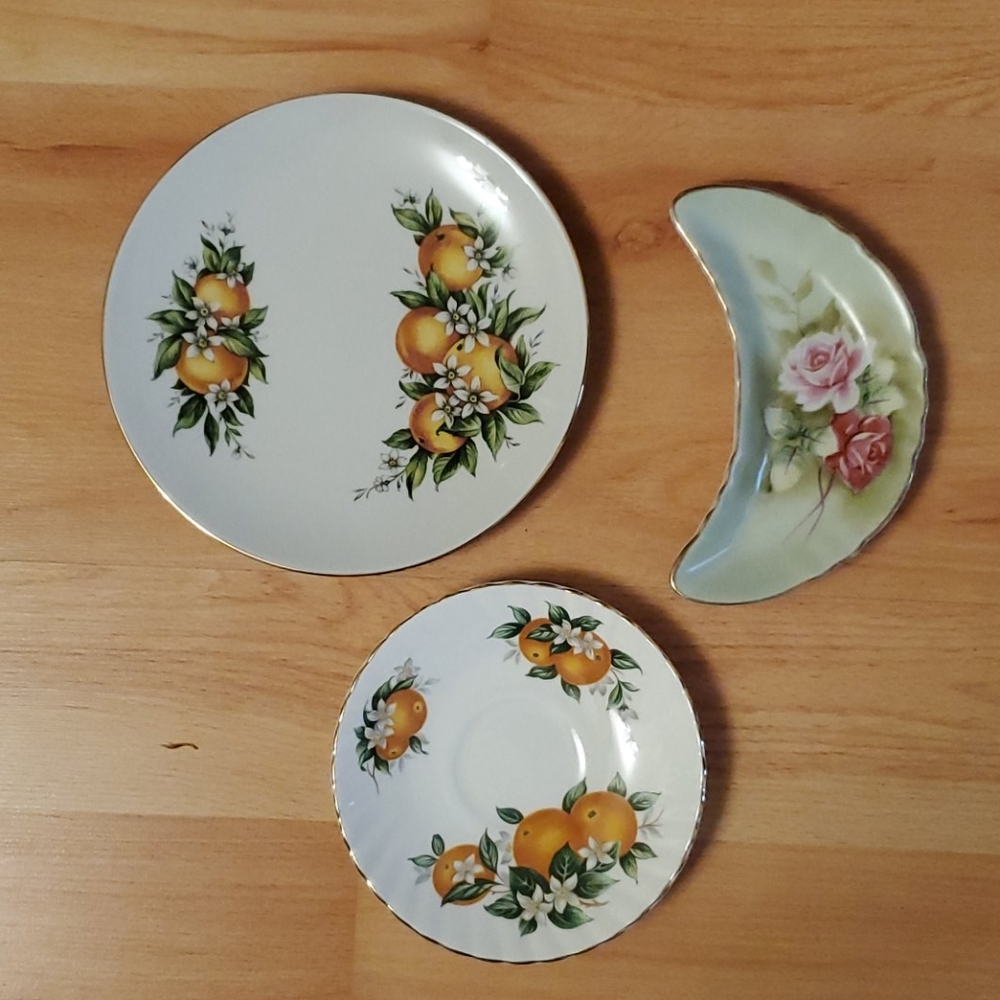 Mix of gold rimmed plates, 3 plates